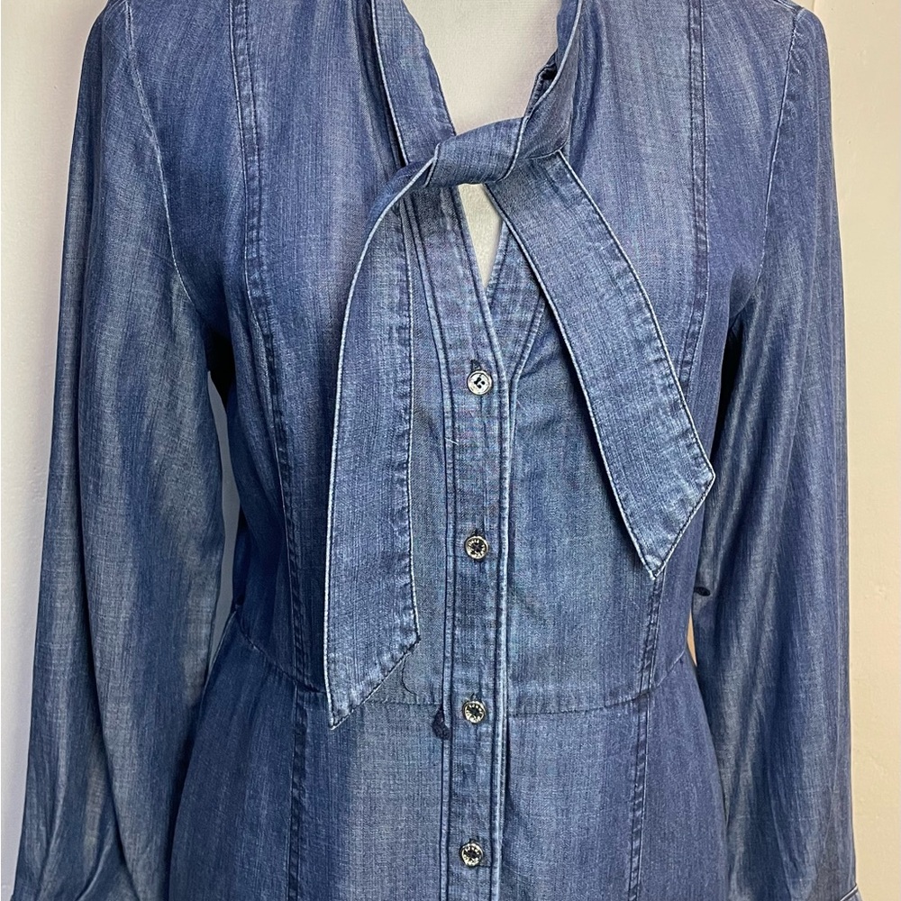 #0138 NWOT Tommy Hilfiger Never Worn Denim Button Down Dress w/ Tie at Top-8 - Picture 3 of 9